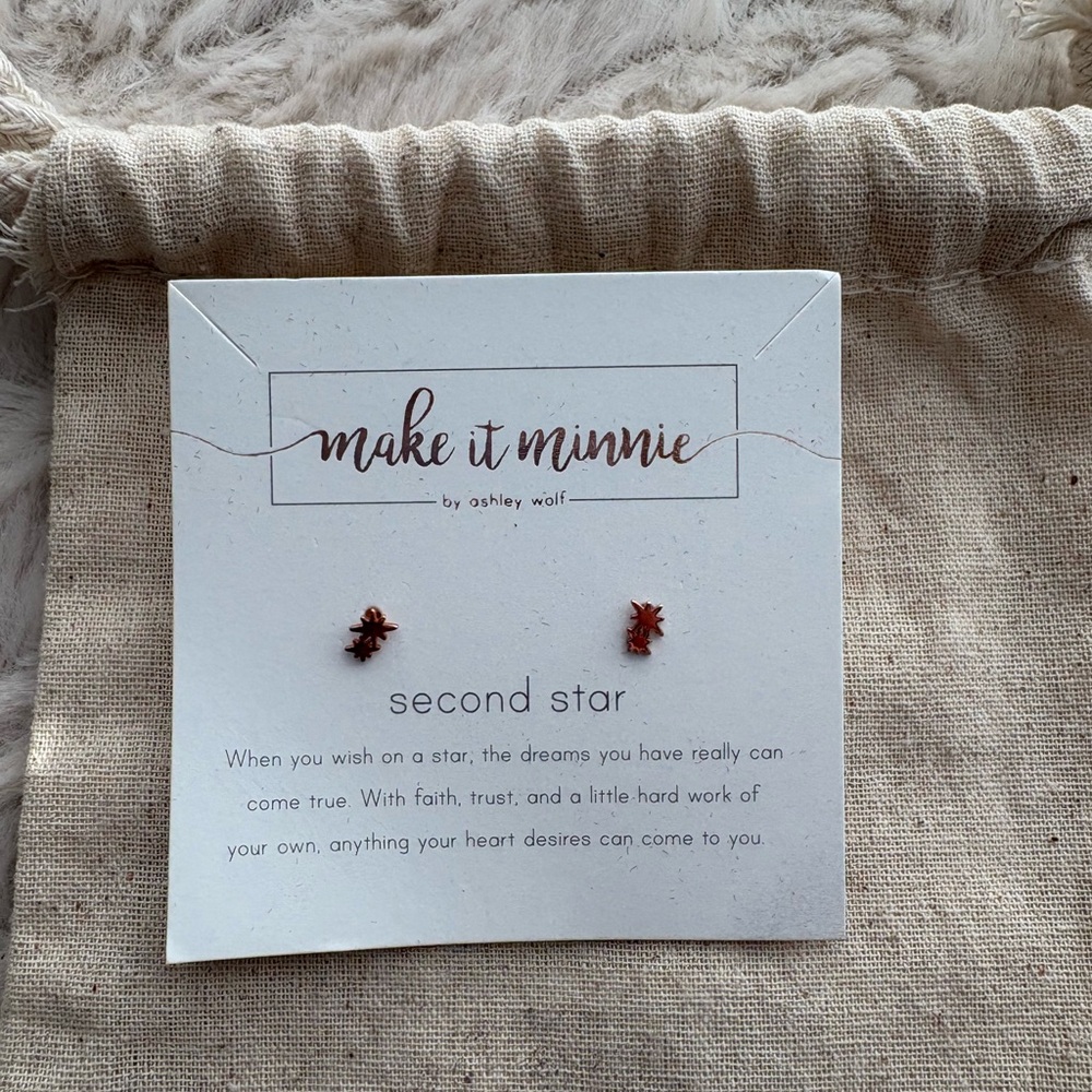 Make It Minnie Second Star Rose Gold Earrings✨